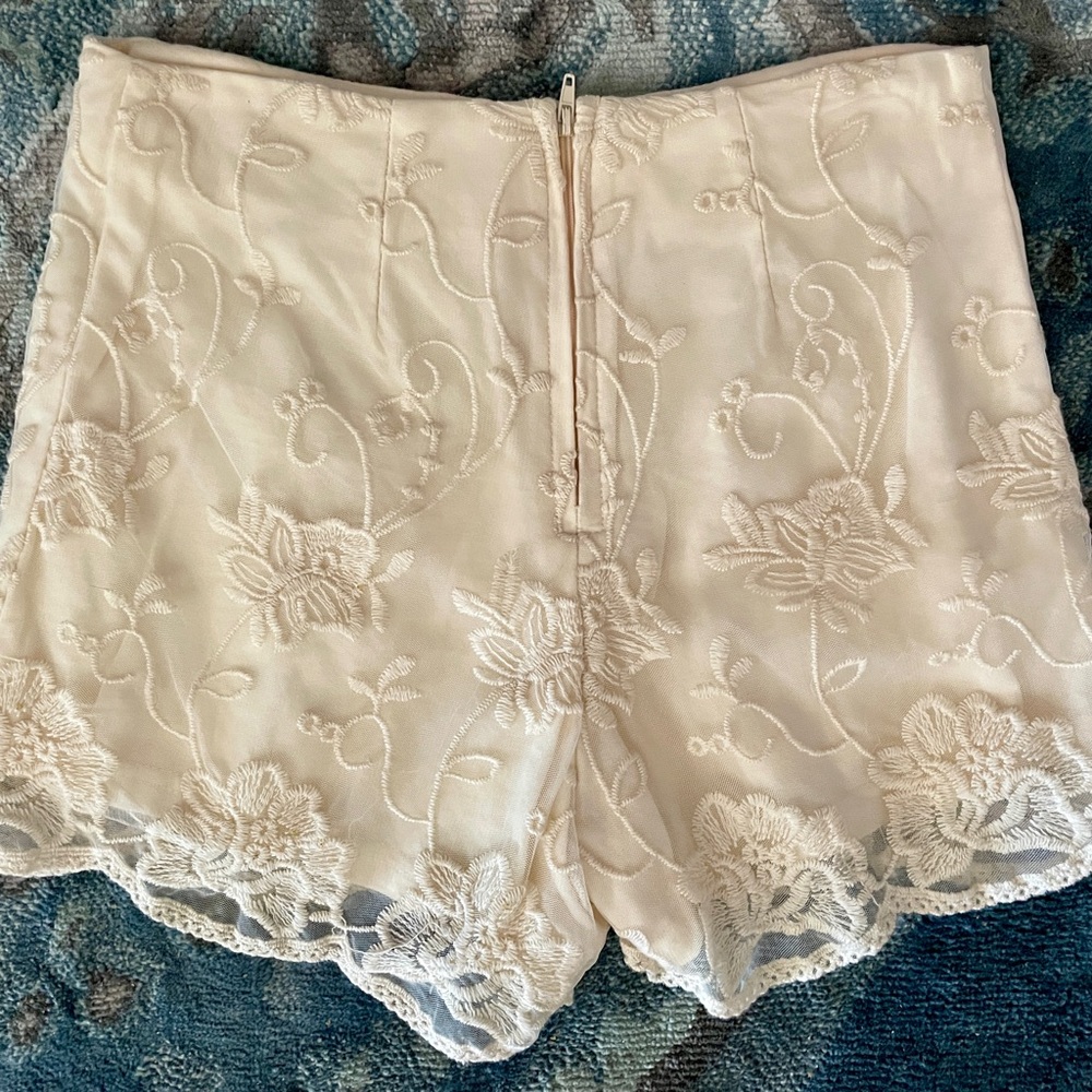 Ivory Floral EMBROIDERED Illusion LACE Dress SHORTS Size Extra-Small XS - Picture 3 of 7